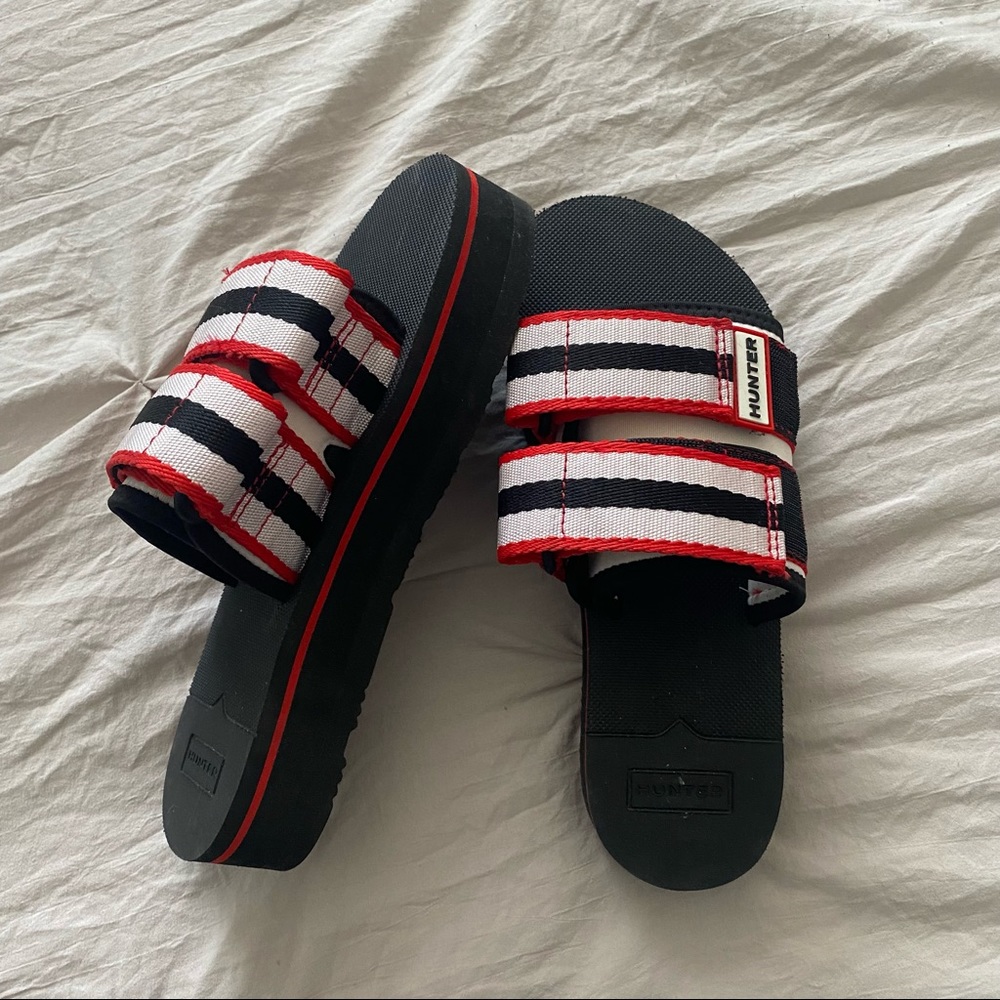 Hunter platform sandals